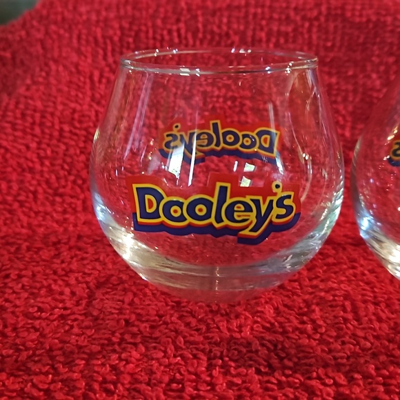 Set of 2 Dooley’s Shot Glasses in fantastic condition - Picture 4 of 7